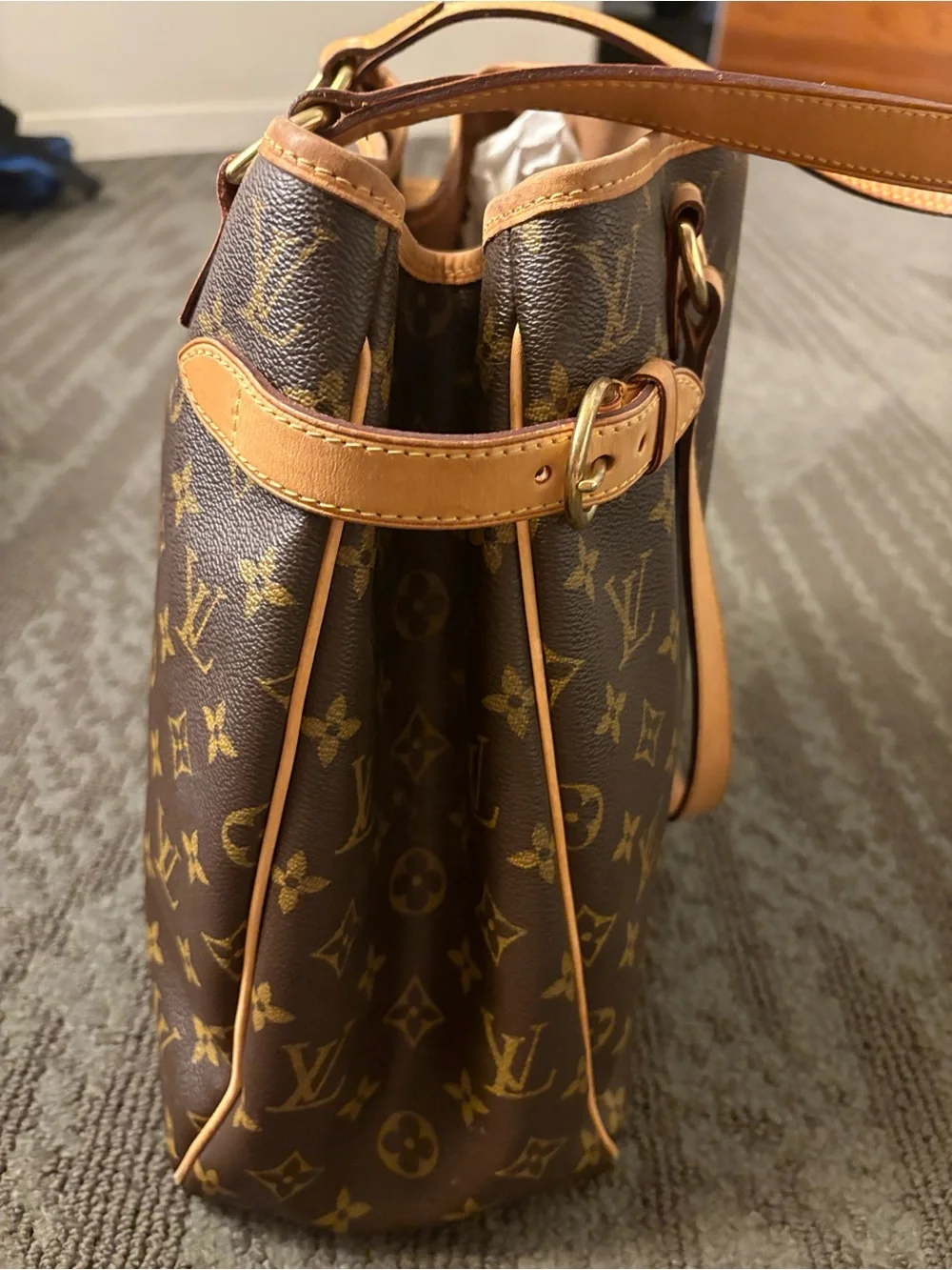 Authentic Louis Vuitton Batignolles Monogram Canvas Shoulder Bag